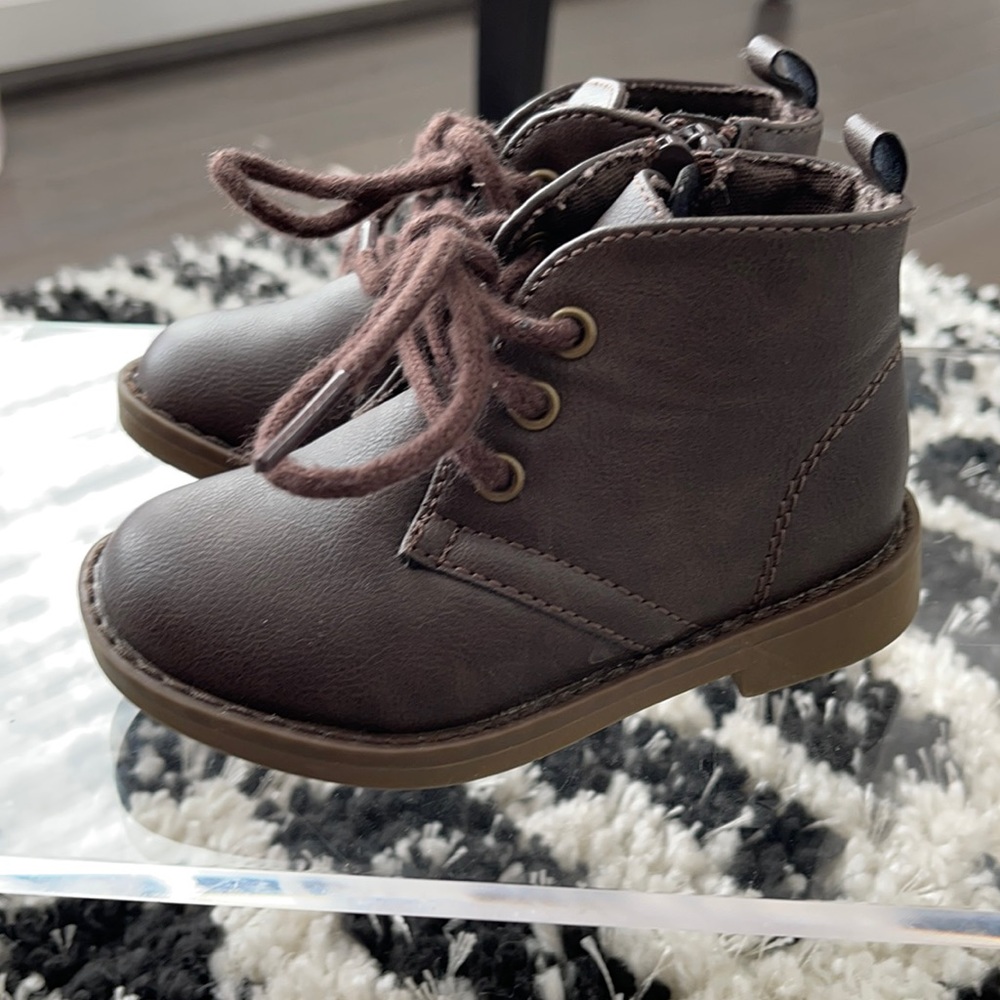 Baby Gap booties 🐻